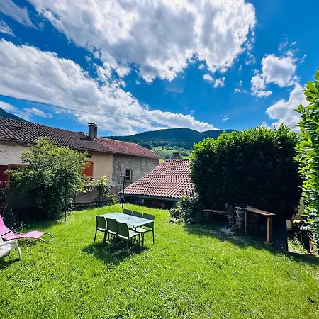 Maison De L'hirondelle Holiday home Arnave